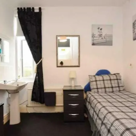 Barrie Guest house *